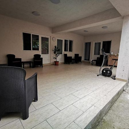 Отель Zapp House Костинешти Экстерьер фото