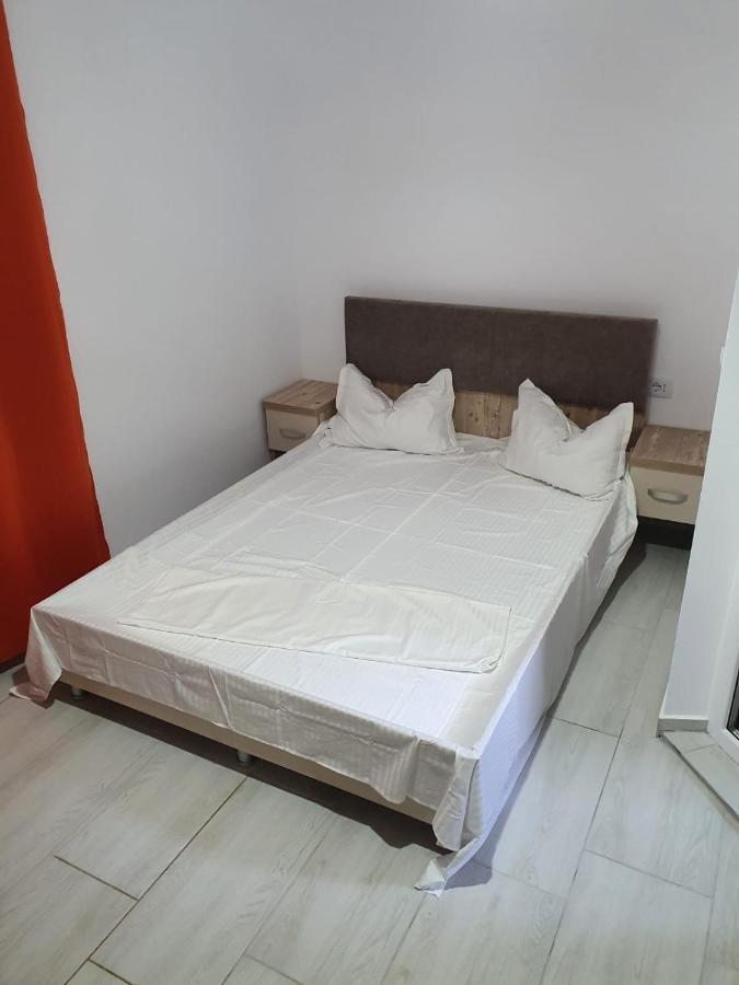 Отель Zapp House Костинешти Экстерьер фото