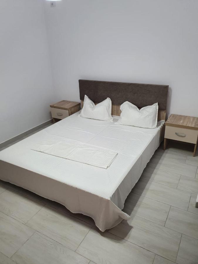 Отель Zapp House Костинешти Экстерьер фото