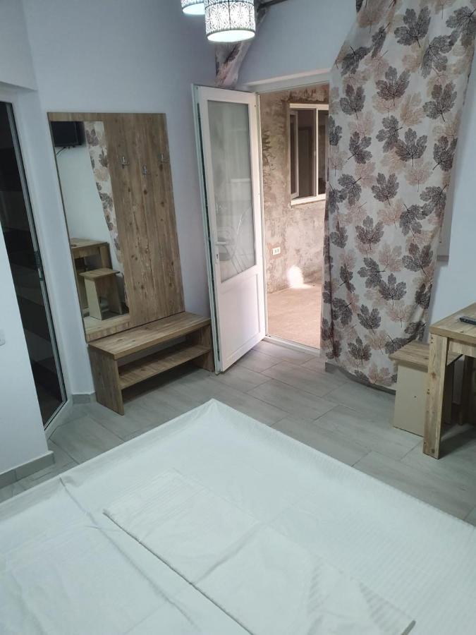 Отель Zapp House Костинешти Экстерьер фото