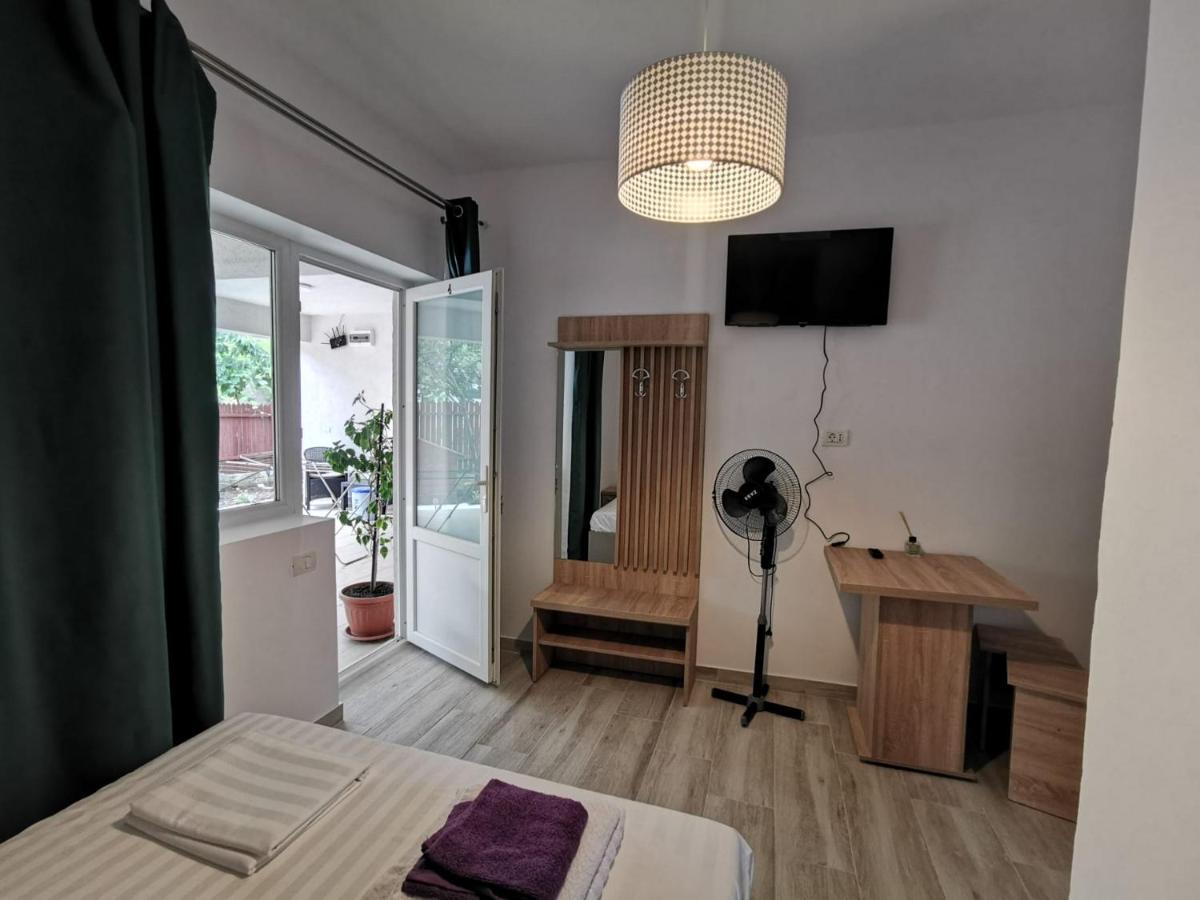 Отель Zapp House Костинешти Экстерьер фото