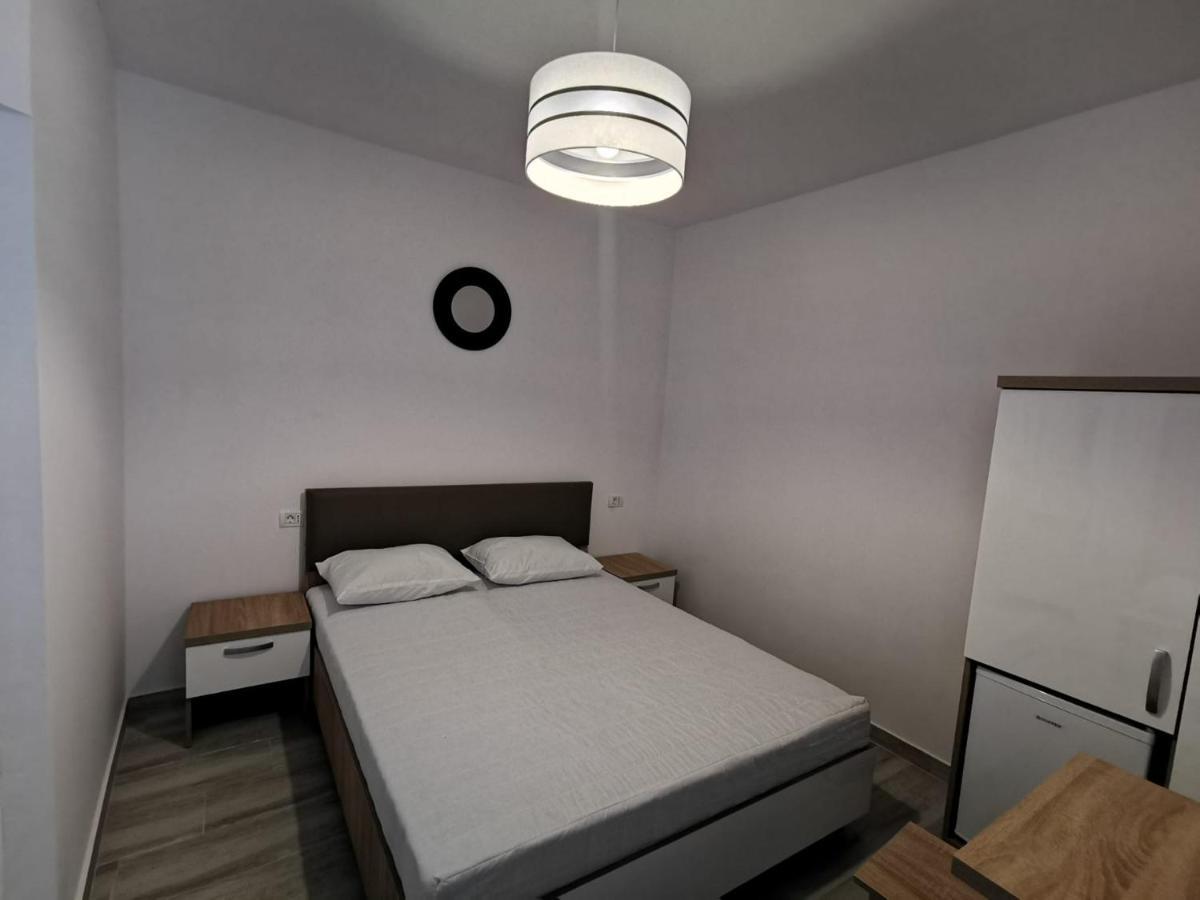 Отель Zapp House Костинешти Экстерьер фото