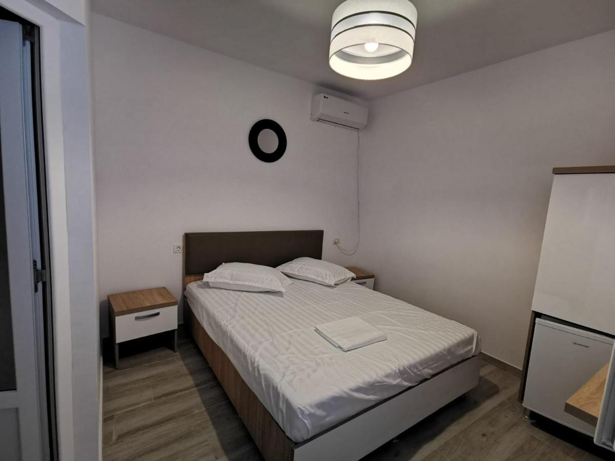 Отель Zapp House Костинешти Экстерьер фото